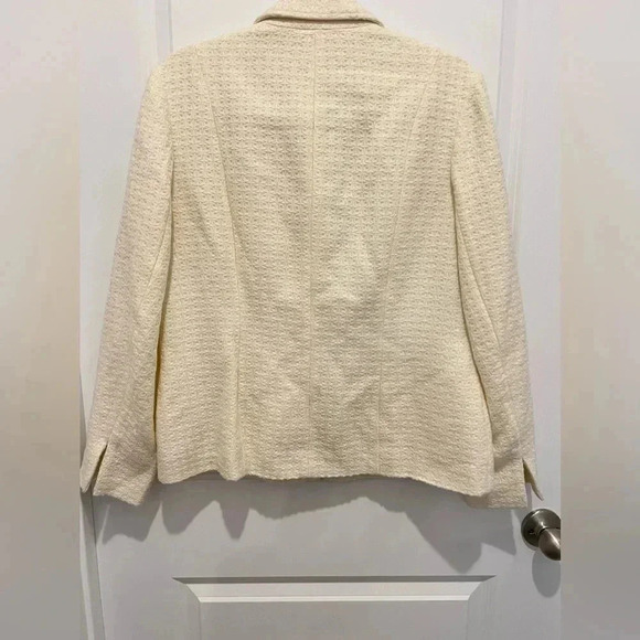 Coldwater Creek Winter White Blazer Like New - Picture 4 of 15